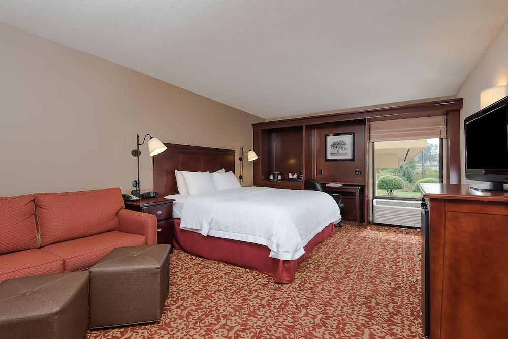 Hotel Hampton 3*