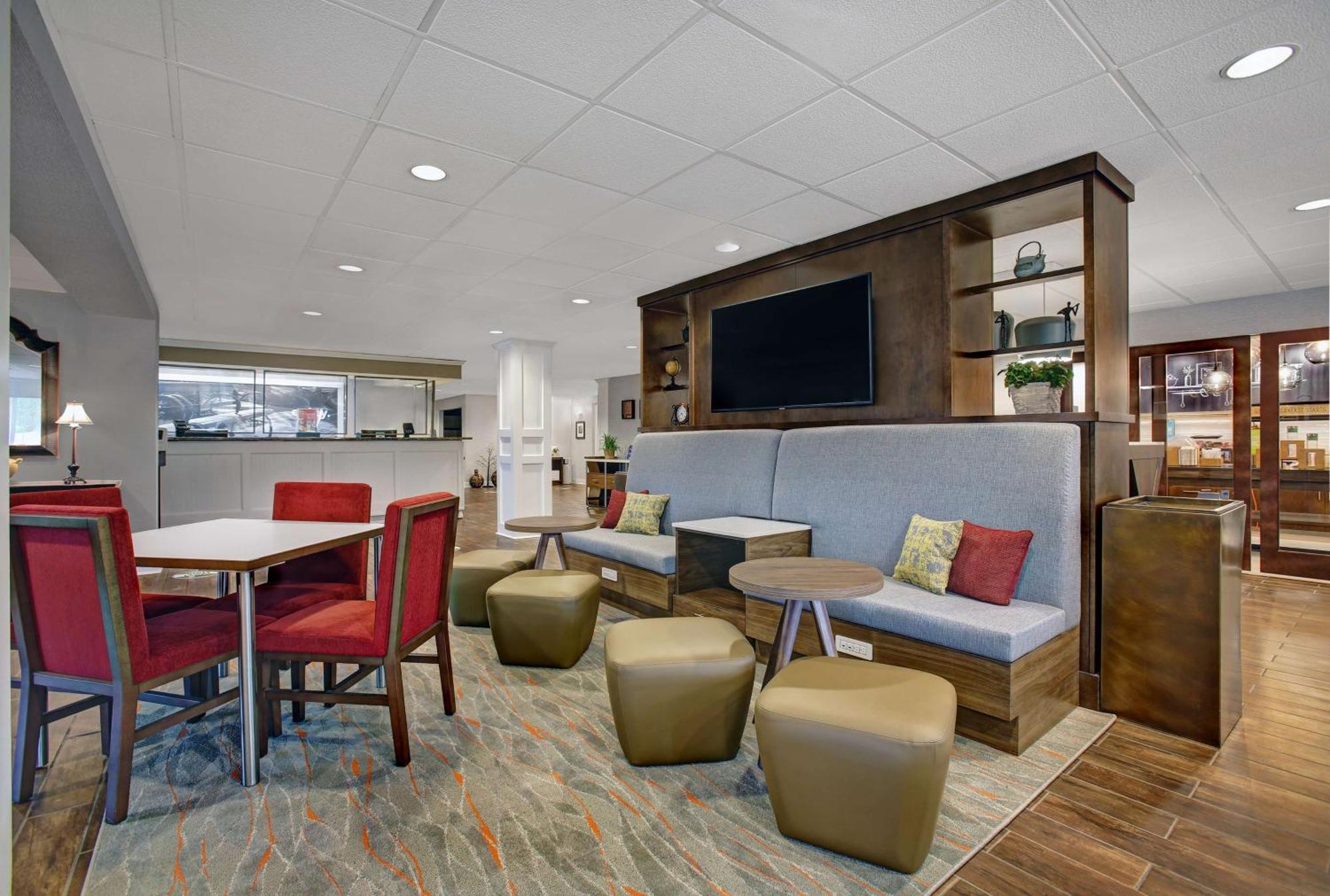 Hotel Hampton 3*