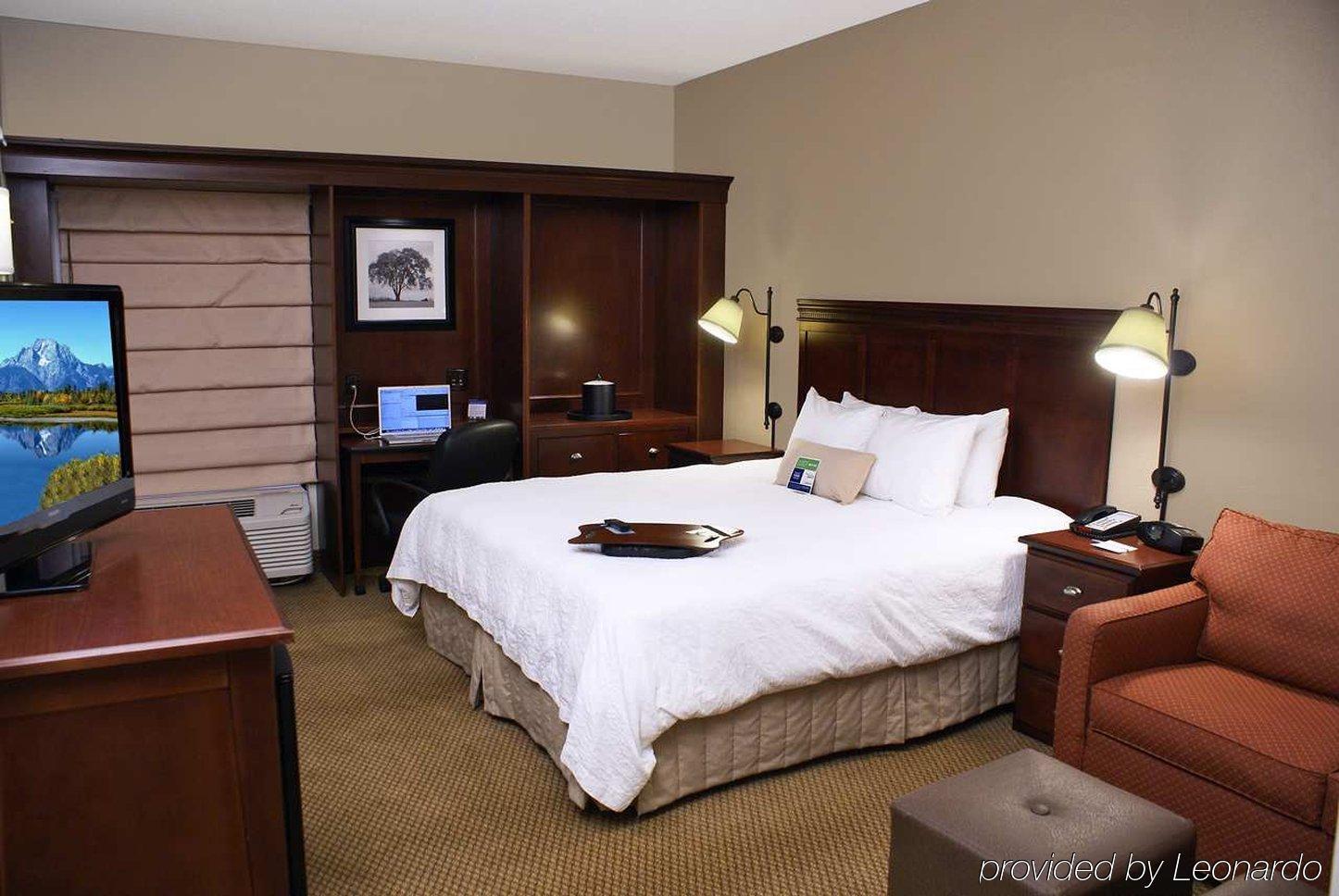 Hampton 3*