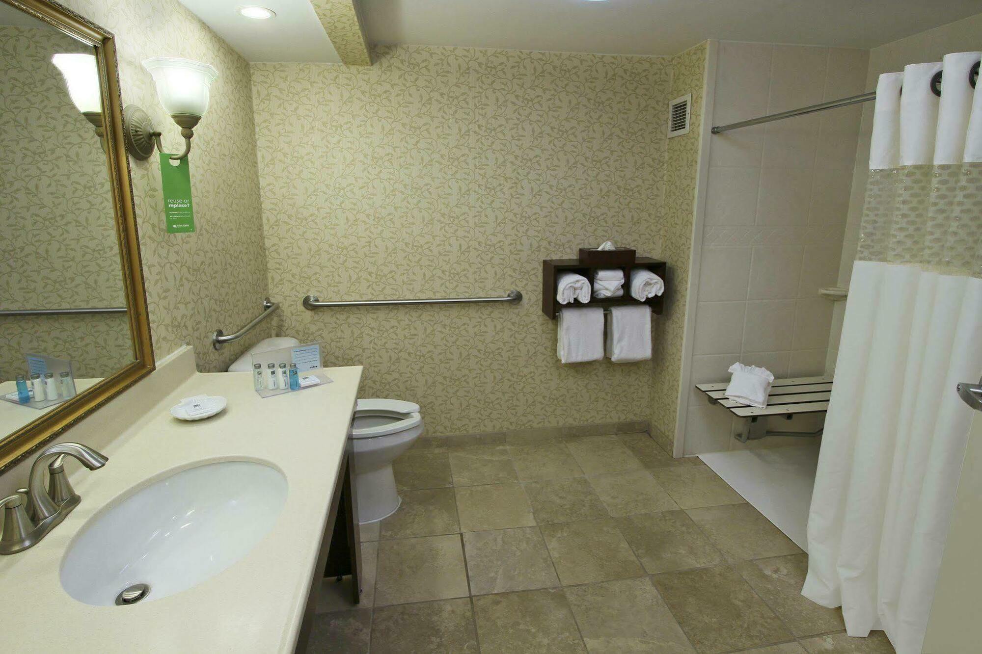 Hotel Hampton 3*