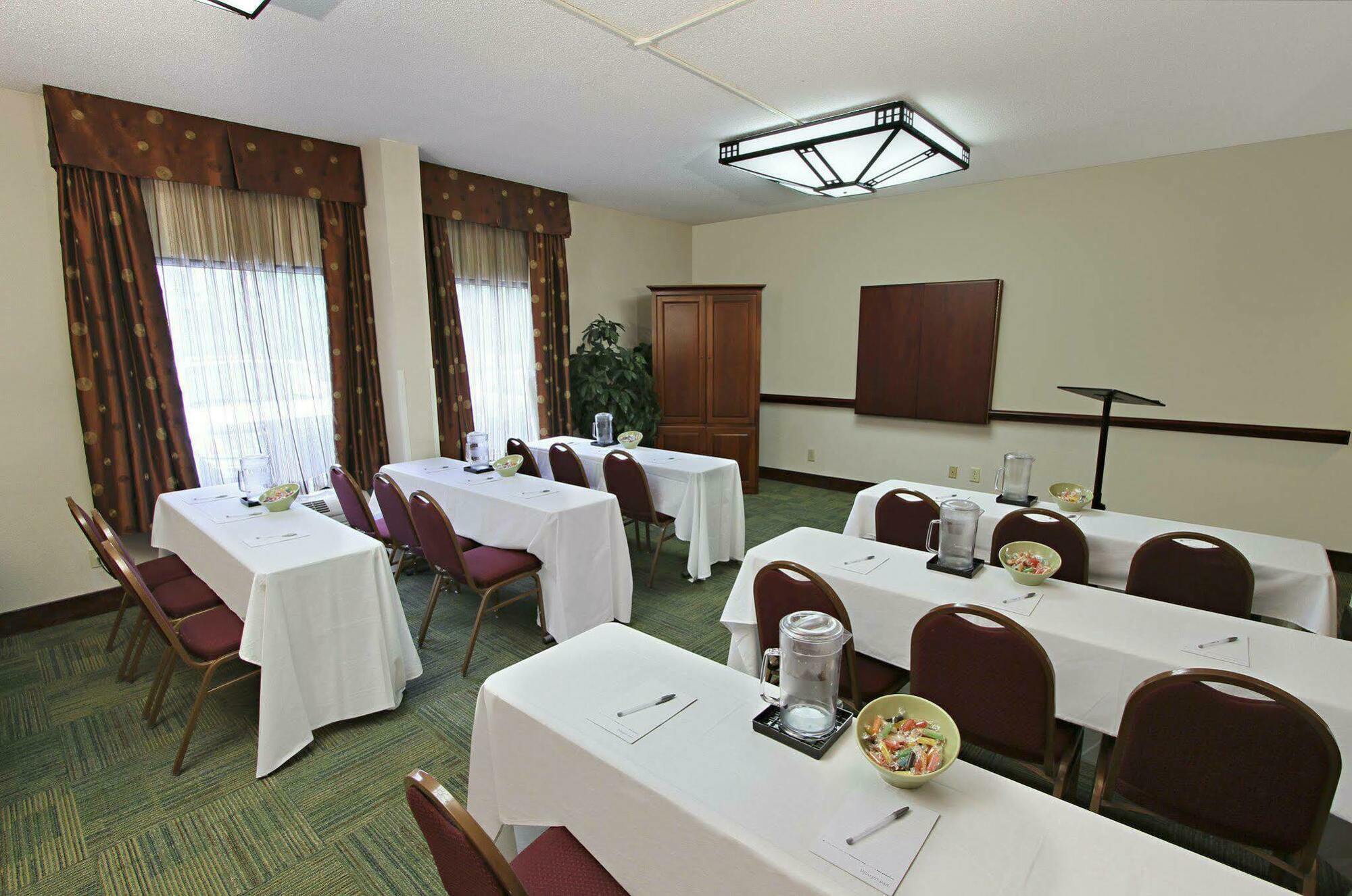 Hampton Hotel 3*