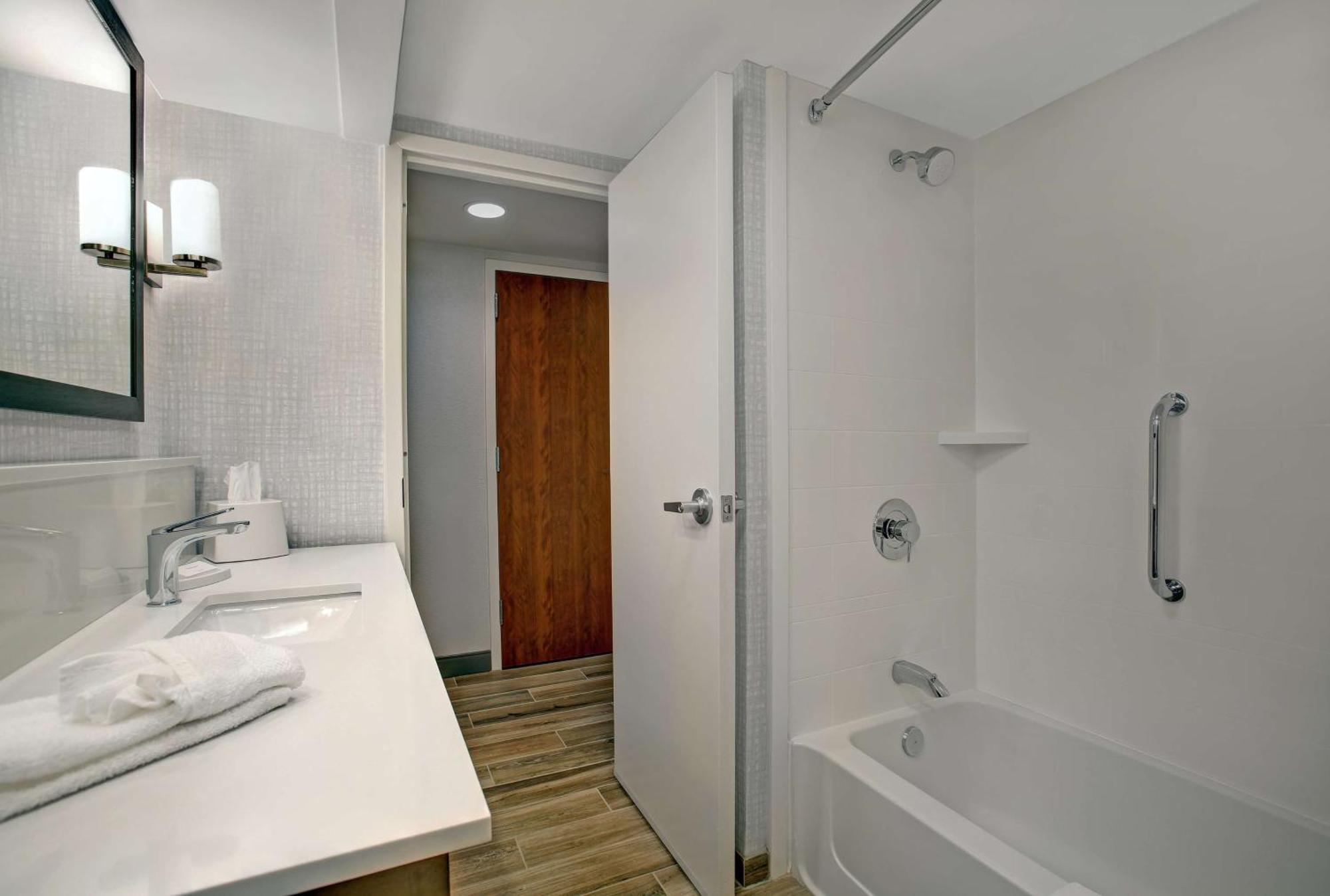 Hampton Hotel 3*
