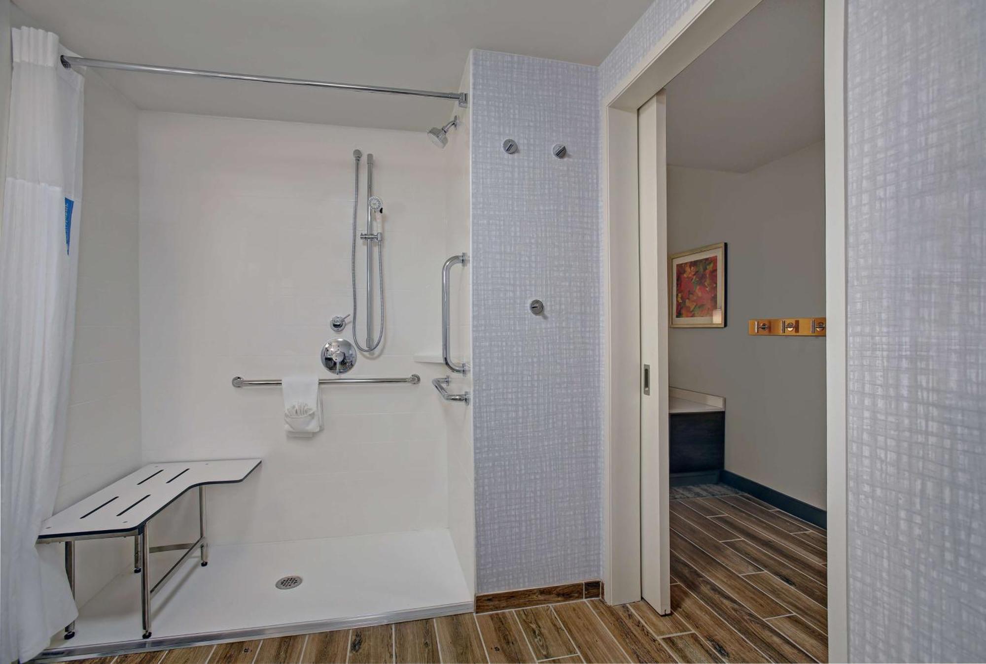 Hotel Hampton 3*